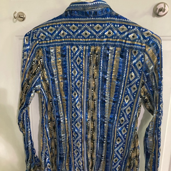 This is a vintage blouse - Picture 2 of 3